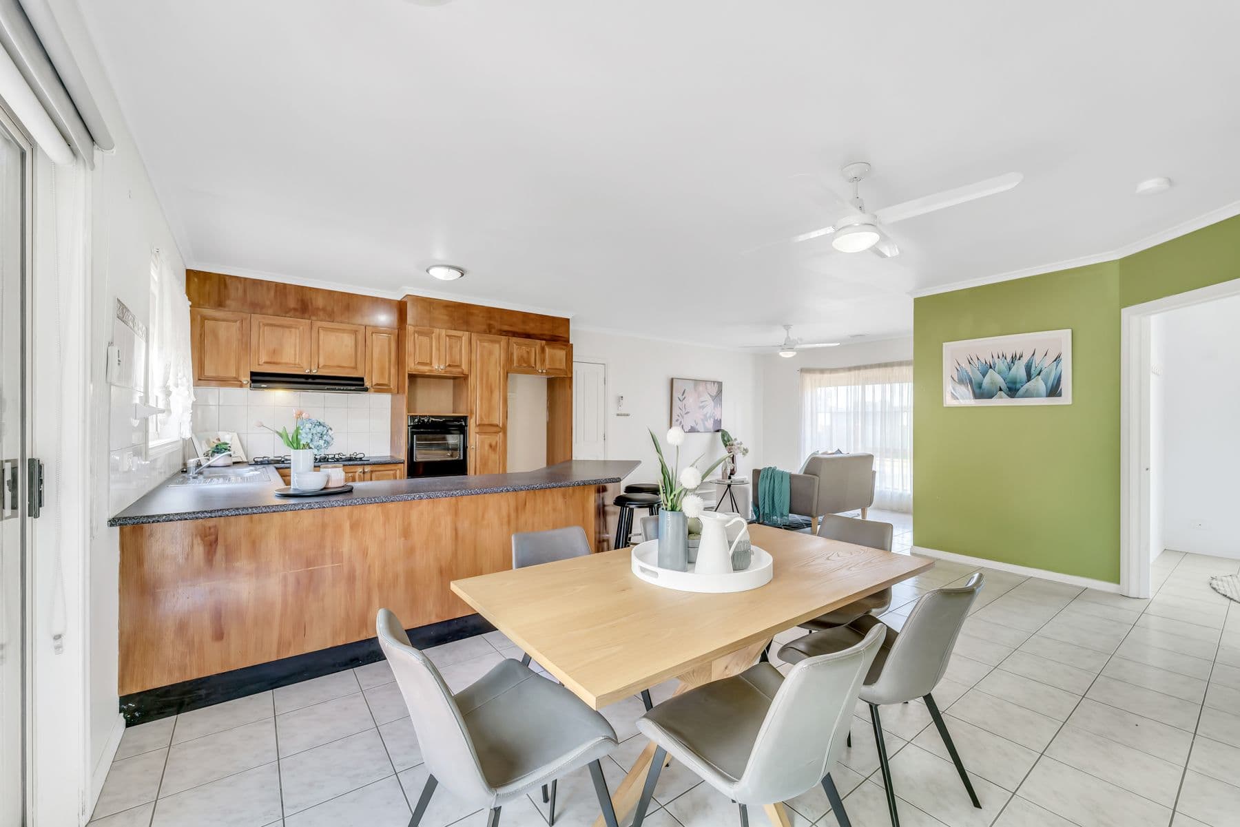 15 Hilton Street, Craigieburn VIC 3064, Craigieburn - Thumbnail 4