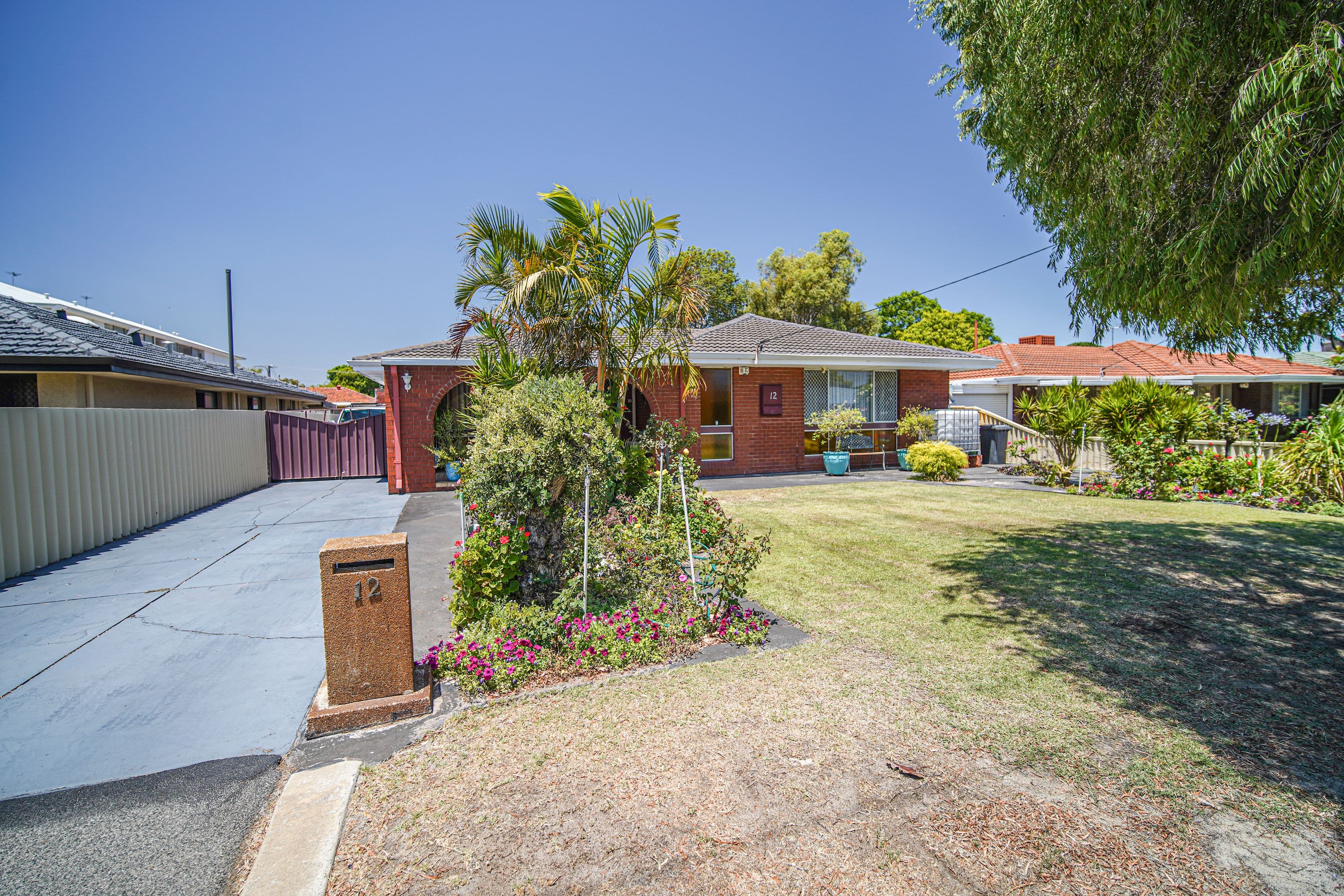 12 Morago Crescent, Cloverdale WA 6105, Cloverdale - Thumbnail 2