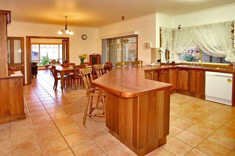 5 John August Walk, SEABROOK VIC 3028, Seabrook - Thumbnail 2