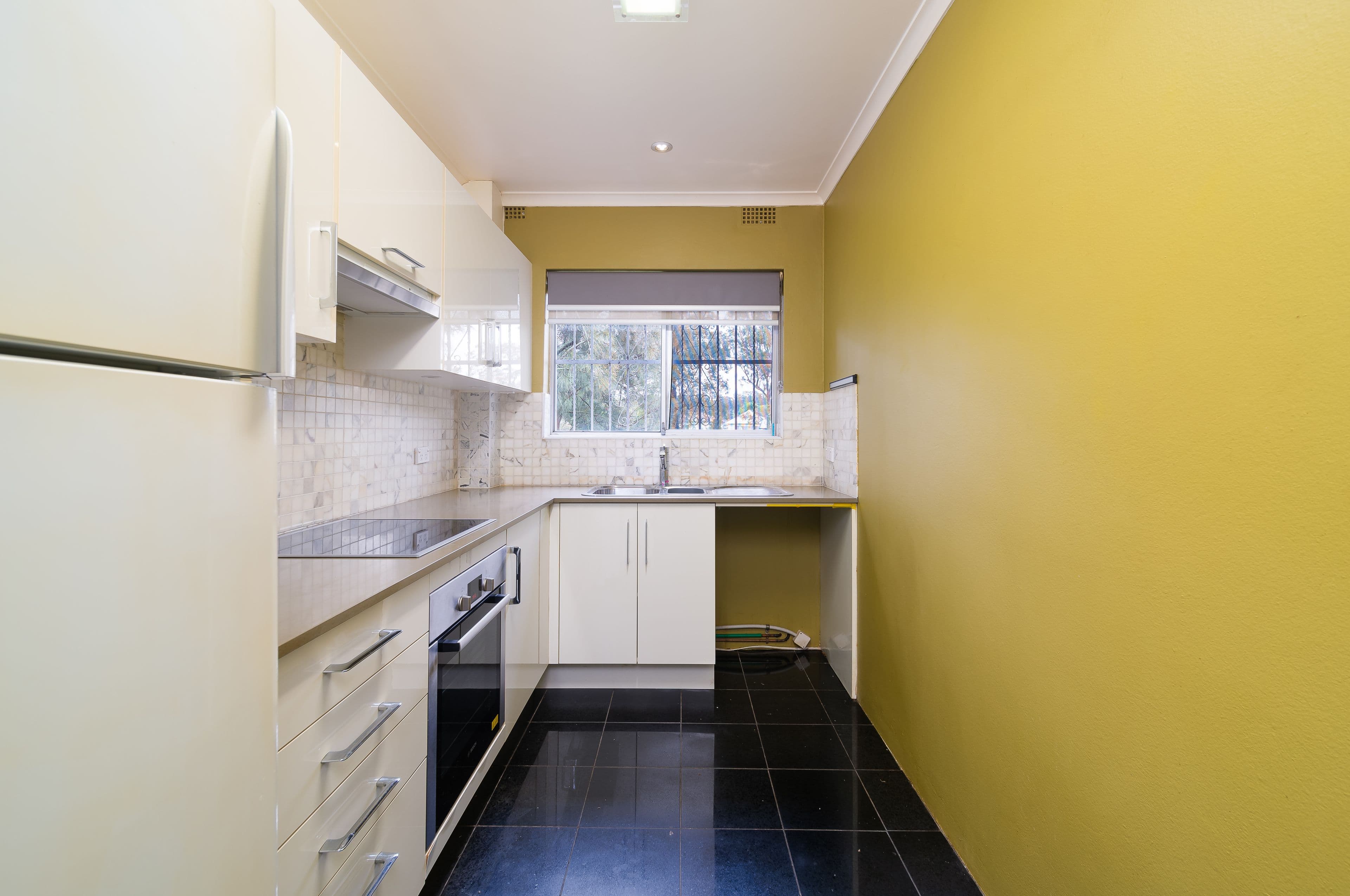 190 Sandal Crescent, Carramar NSW 2163, Carramar - Thumbnail 2