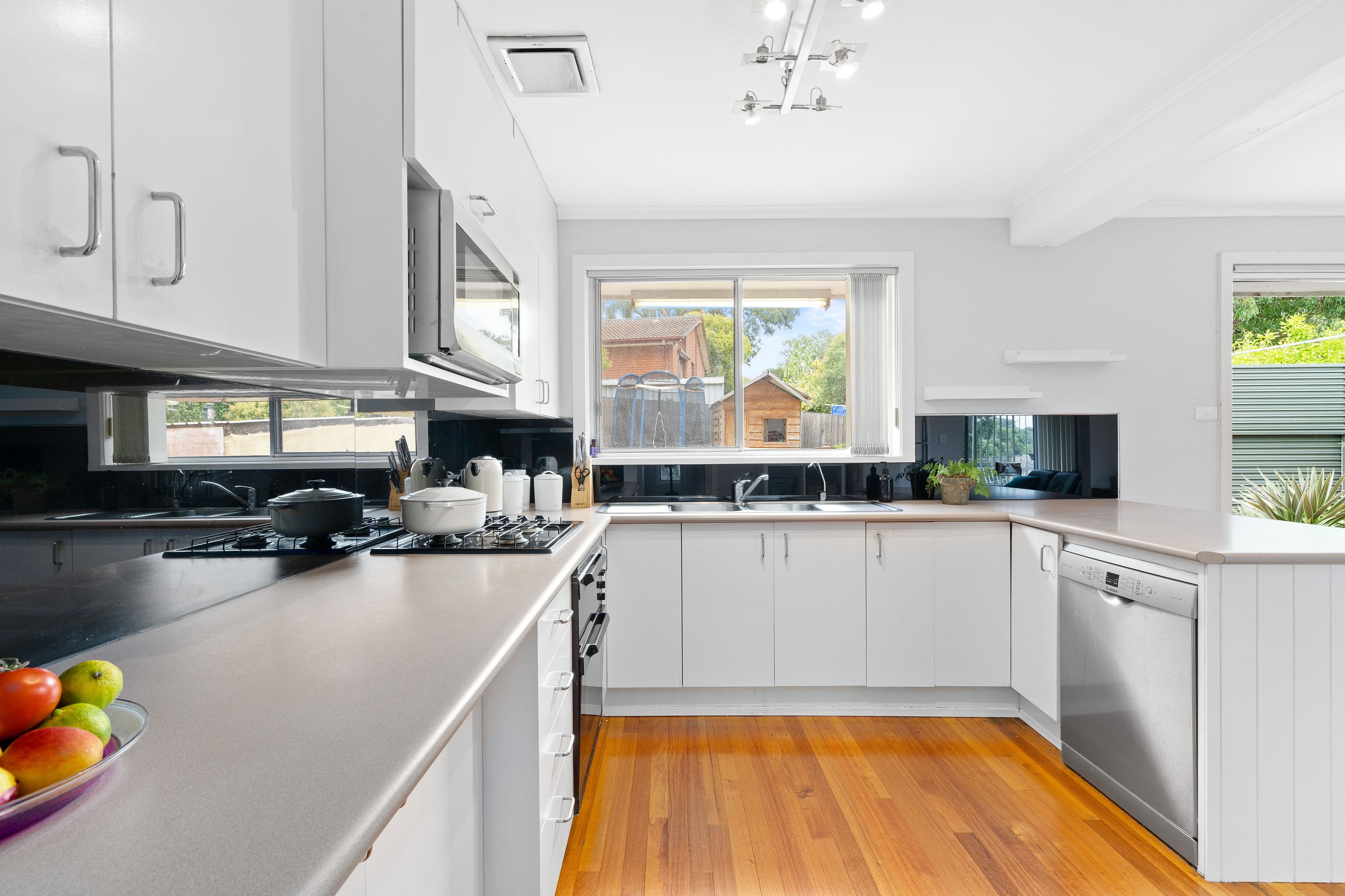 35 Byrne Crescent, Watsonia North VIC 3087, Watsonia North - Thumbnail 2