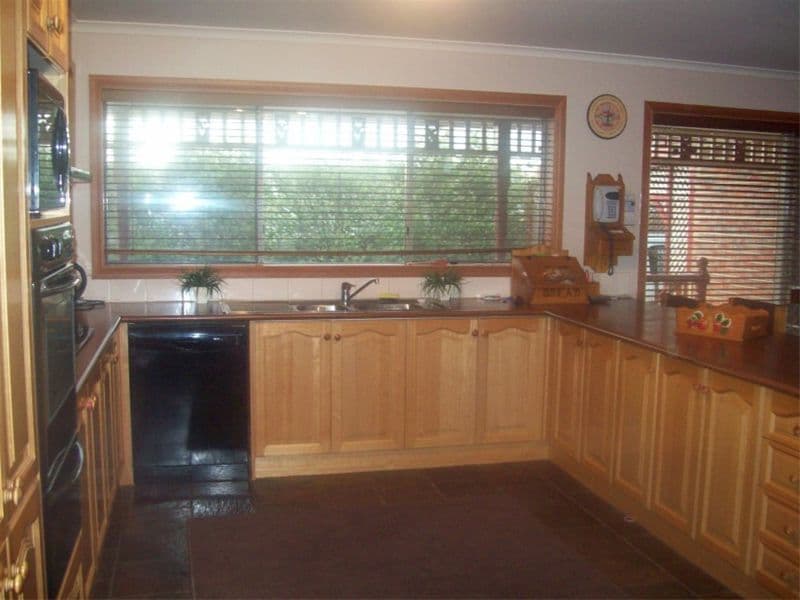 76  Roulston Way, WALLAN VIC 3756, Wallan - Thumbnail 3