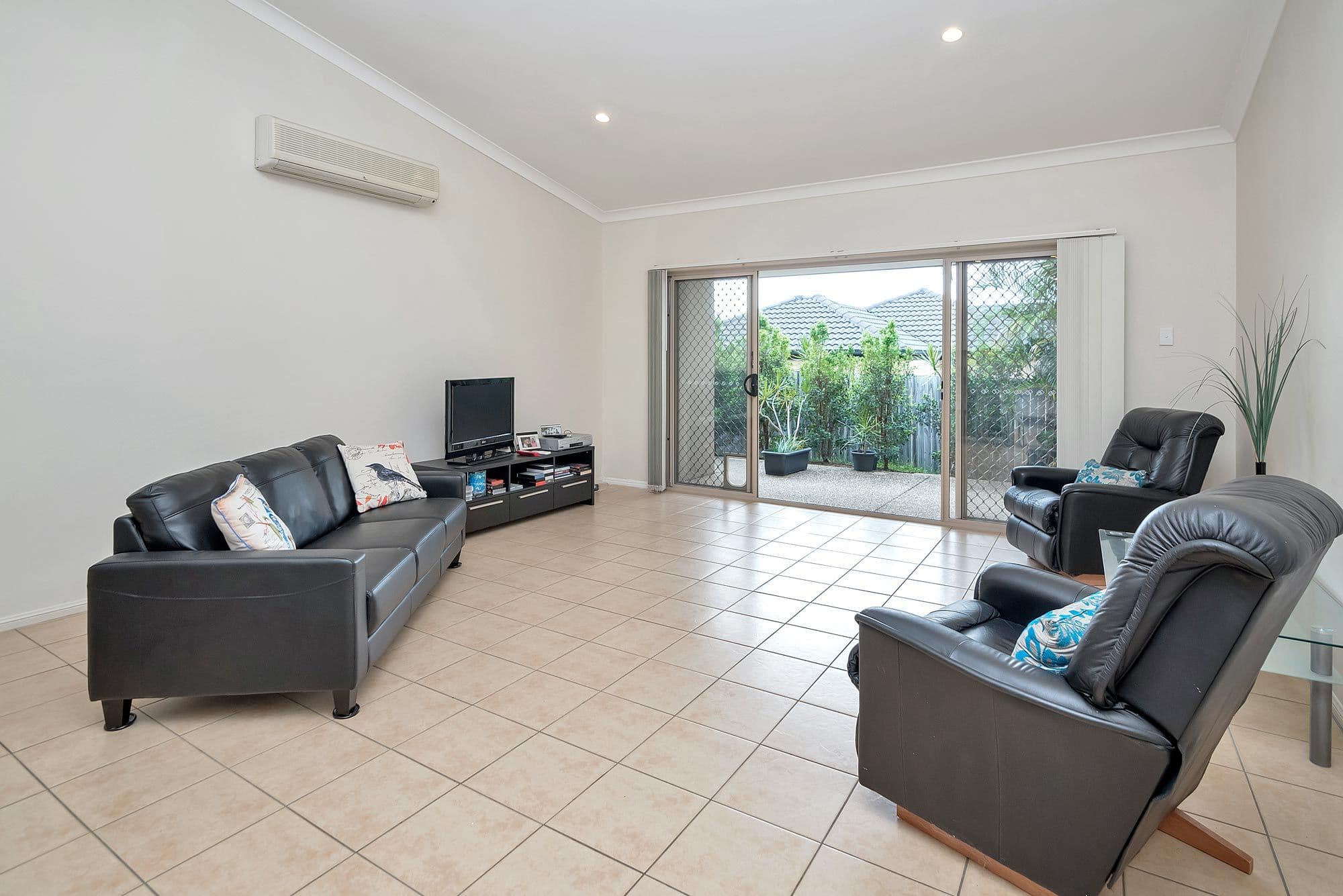 16 Old Kent Road, Upper Coomera QLD 4209, Upper Coomera - Thumbnail 6