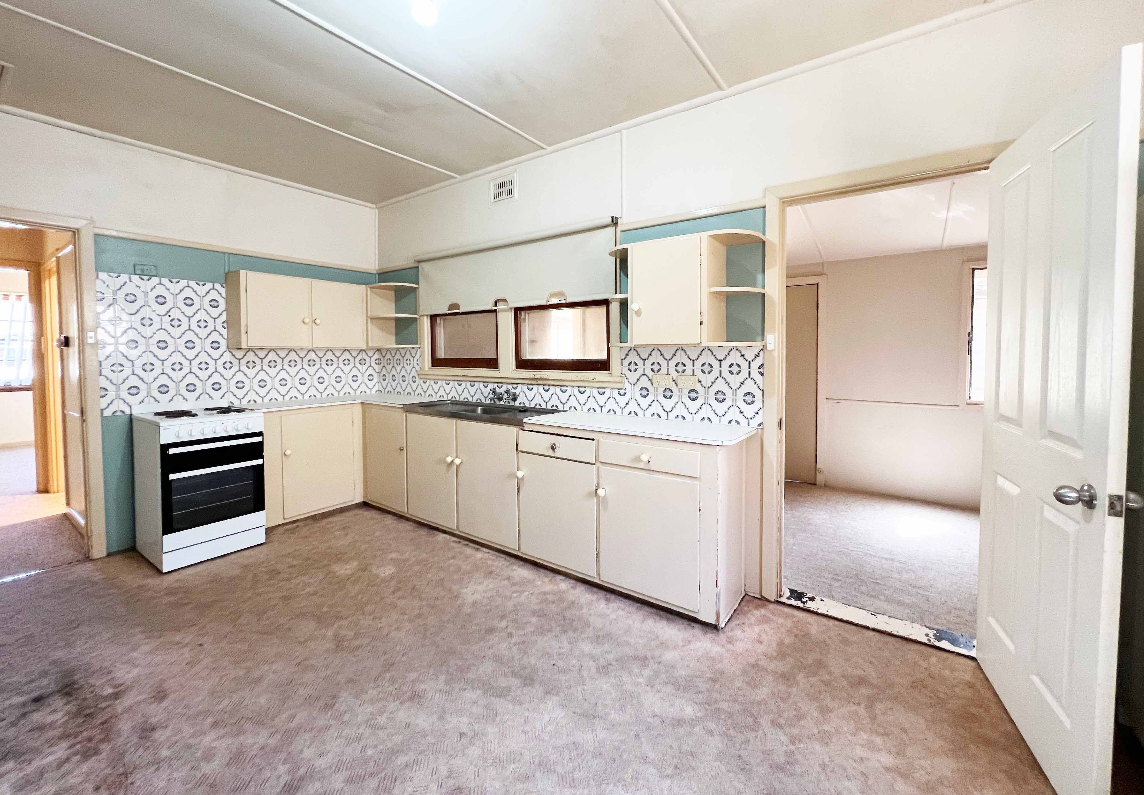 17 Thomson Street, Forbes NSW 2871, Forbes - Thumbnail 4