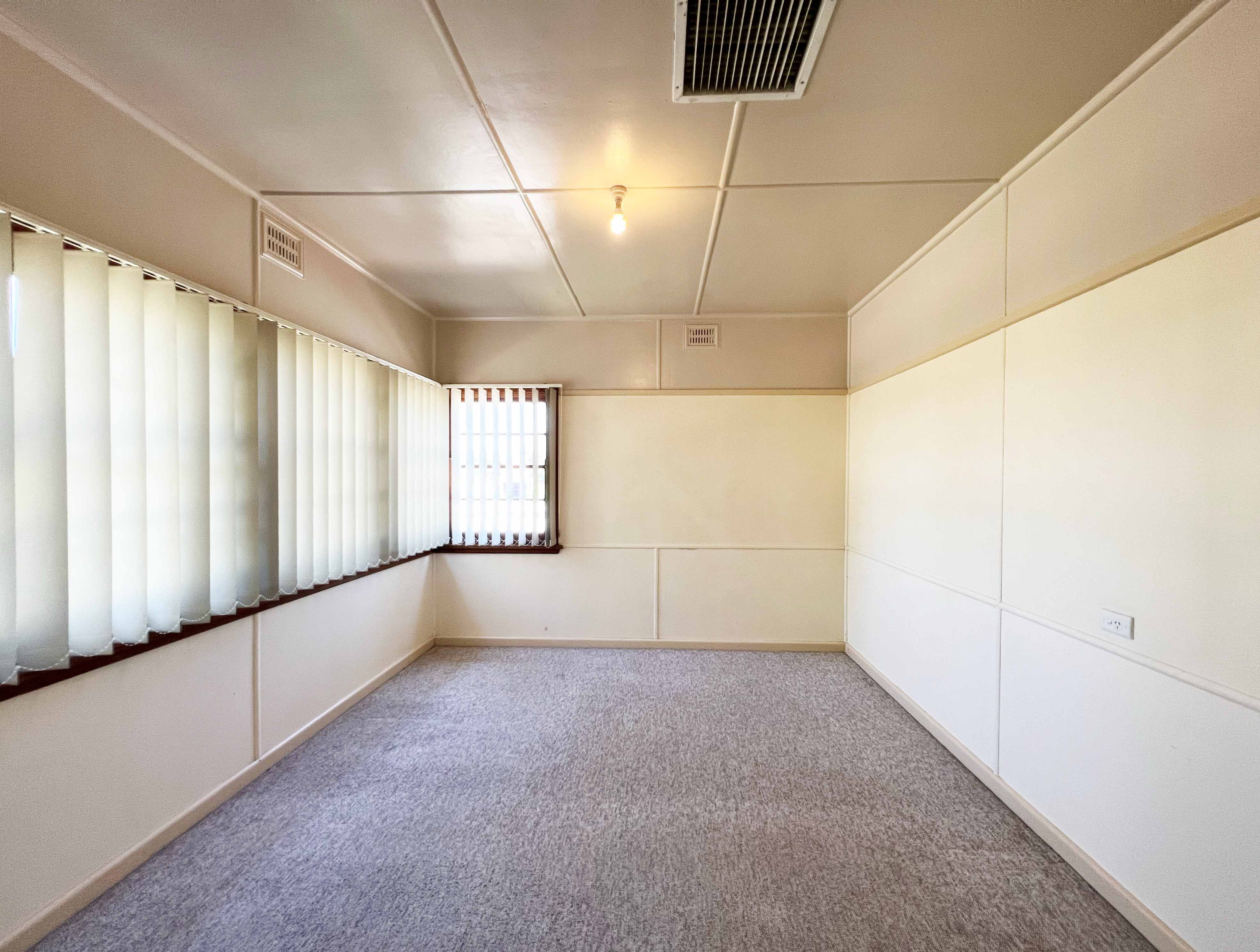 17 Thomson Street, Forbes NSW 2871, Forbes - Thumbnail 6