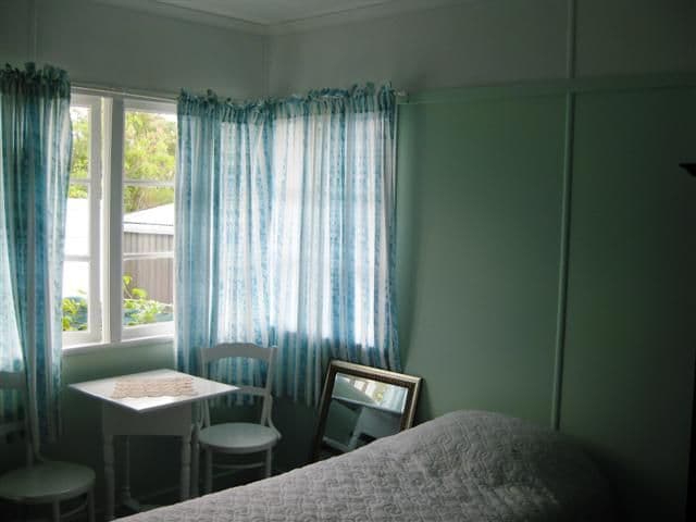 91 Roscoe Street, Holland Park QLD 4121, Holland Park - Thumbnail 2