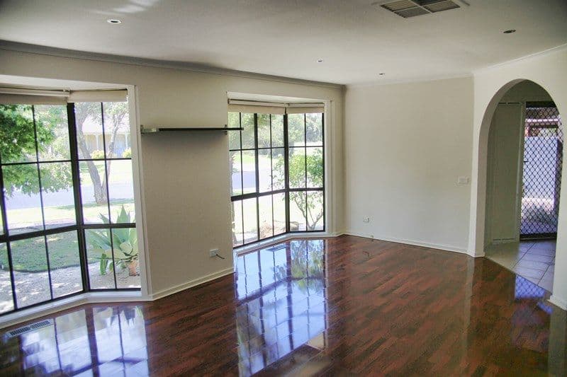 3 Courtenay Avenue, Cranbourne North VIC 3977, Cranbourne North - Thumbnail 5
