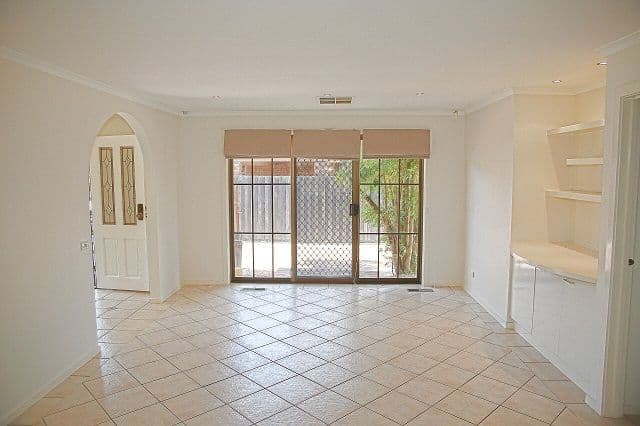 3 Courtenay Avenue, Cranbourne North VIC 3977, Cranbourne North - Thumbnail 6