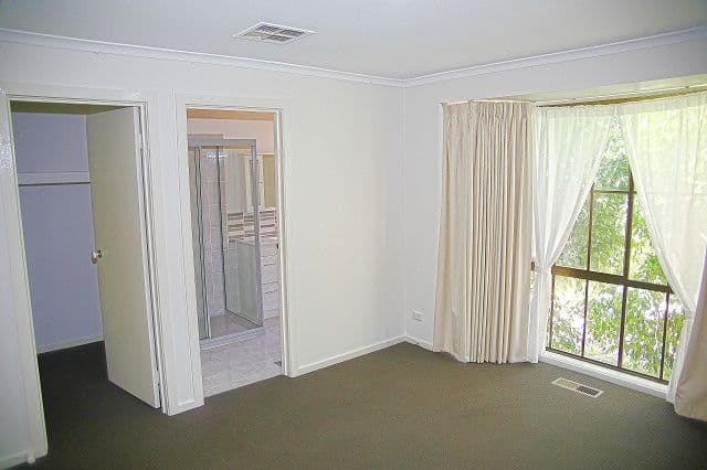 3 Courtenay Avenue, Cranbourne North VIC 3977, Cranbourne North - Thumbnail 8