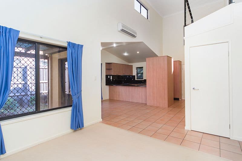118 Pohlman Street, SOUTHPORT QLD 4215, Southport - Thumbnail 6