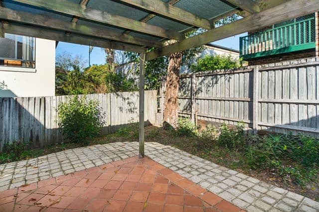 118 Pohlman Street, SOUTHPORT QLD 4215, Southport - Thumbnail 7