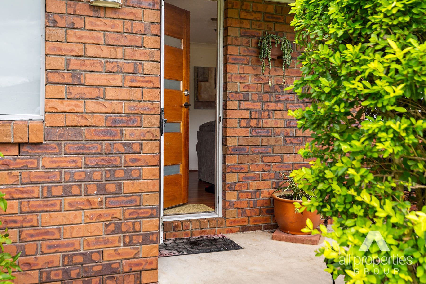 14 Rutyna Crescent, Crestmead QLD 4132, Crestmead - Thumbnail 2