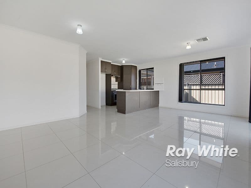 7 Maple Leaf Court, Munno Para West SA 5115, Munno Para West - Thumbnail 2
