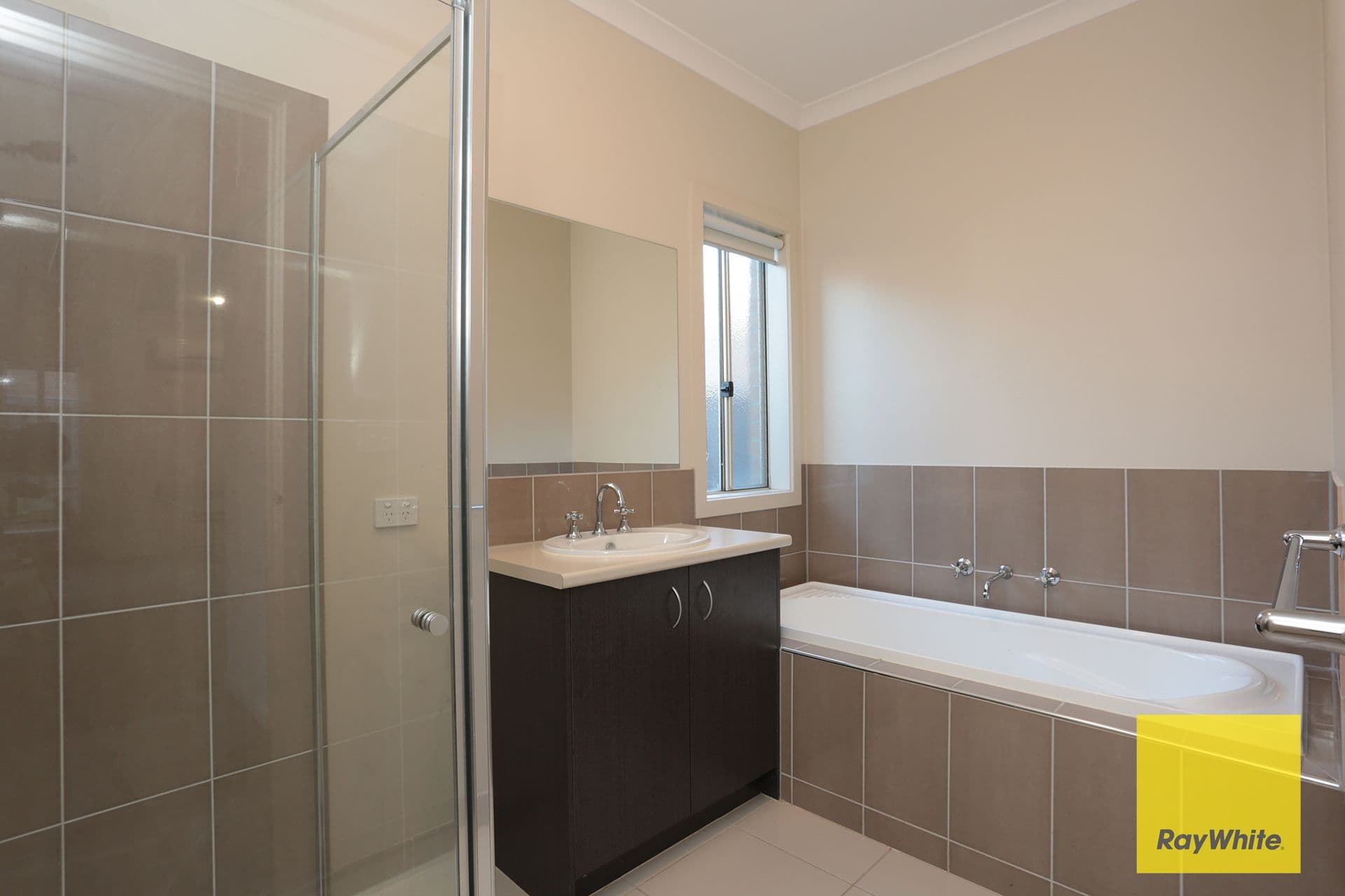 4 Jemma Avenue, Point Cook VIC 3030, Point Cook - Thumbnail 5