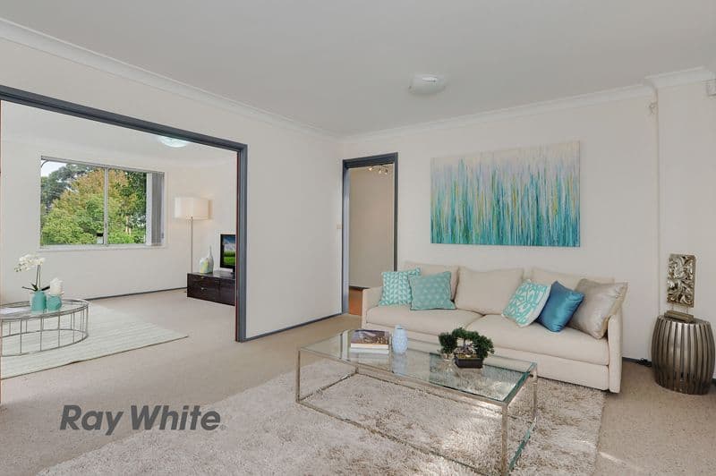 1 Dobson Crescent, Dundas Valley - Thumbnail 2
