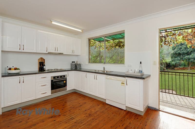 1 Dobson Crescent, Dundas Valley - Thumbnail 4
