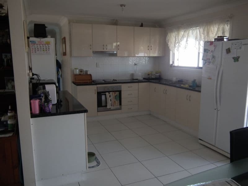 40 Herrenberg Street, Aldershot QLD 4650, Aldershot - Thumbnail 2