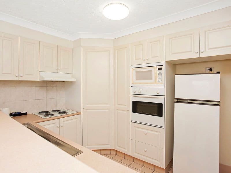 1 Tallebudgera Drive, Palm Beach QLD 4221, Palm Beach - Thumbnail 3