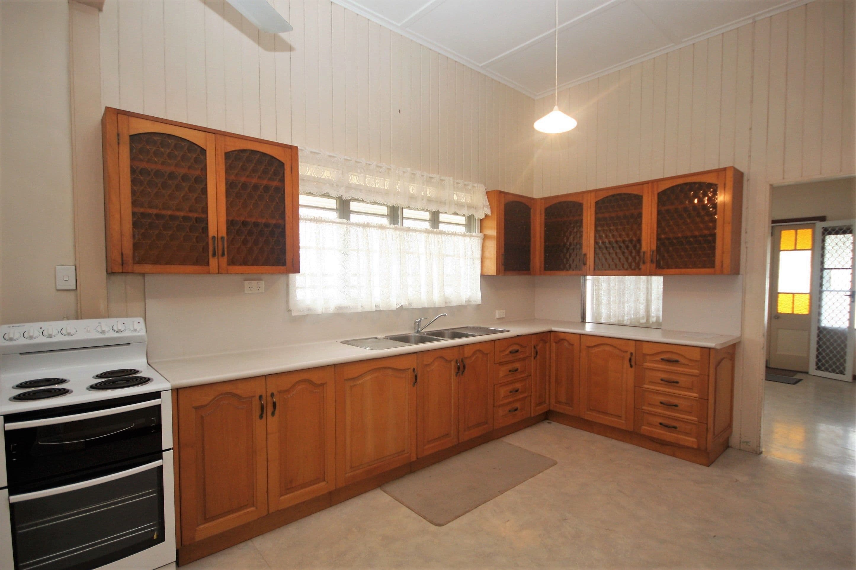 37 Queen Street, Ayr QLD 4807, Ayr - Thumbnail 2