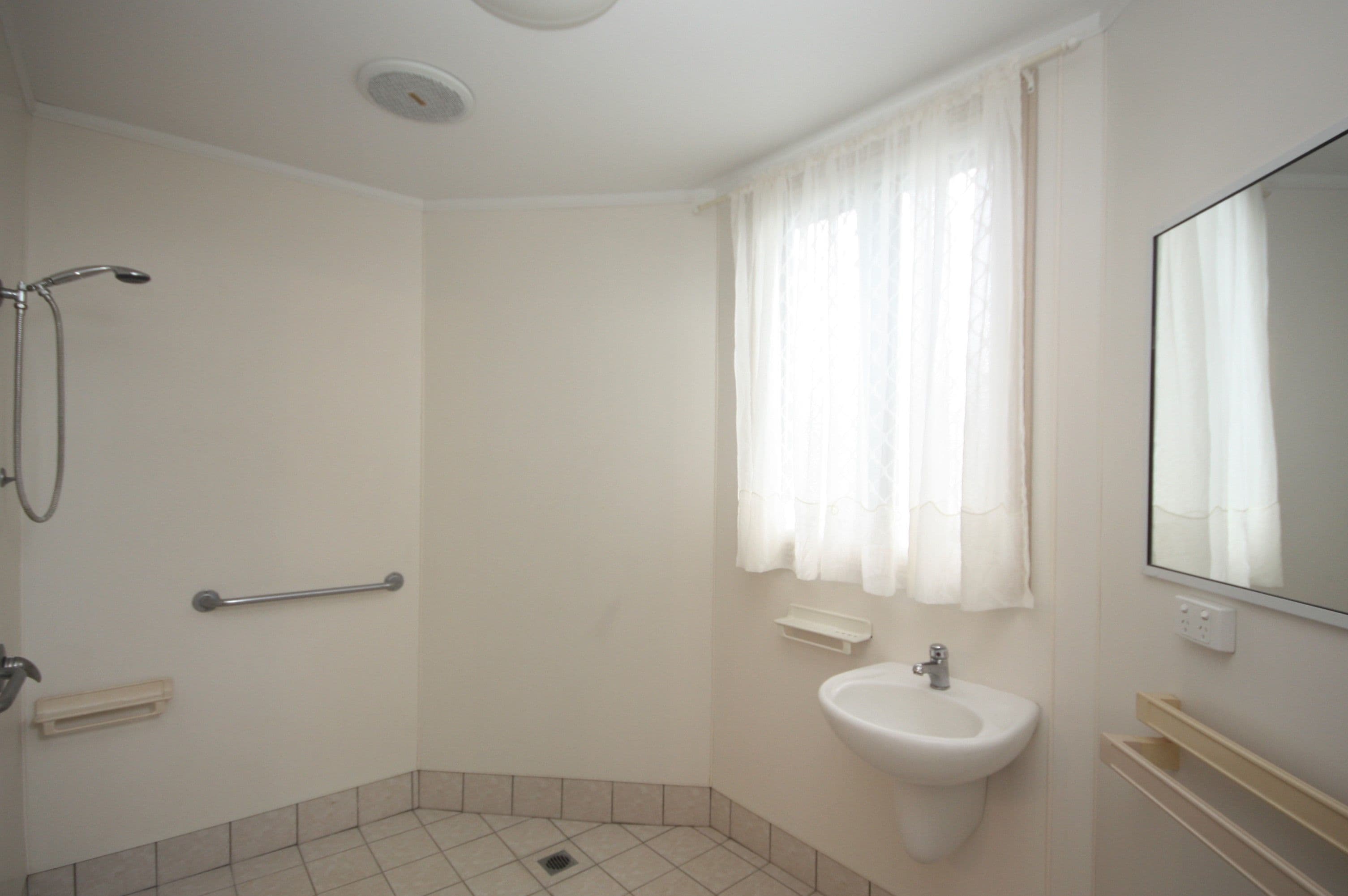 37 Queen Street, Ayr QLD 4807, Ayr - Thumbnail 7