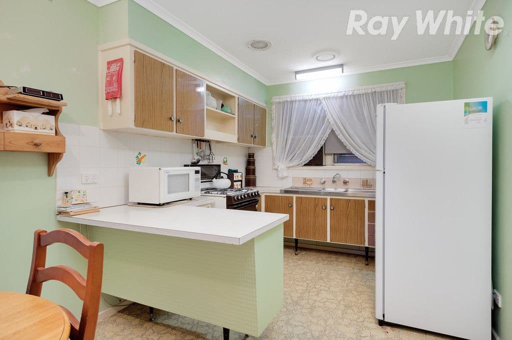 10 Glenn Crescent, Bundoora VIC 3083, Bundoora - Thumbnail 4