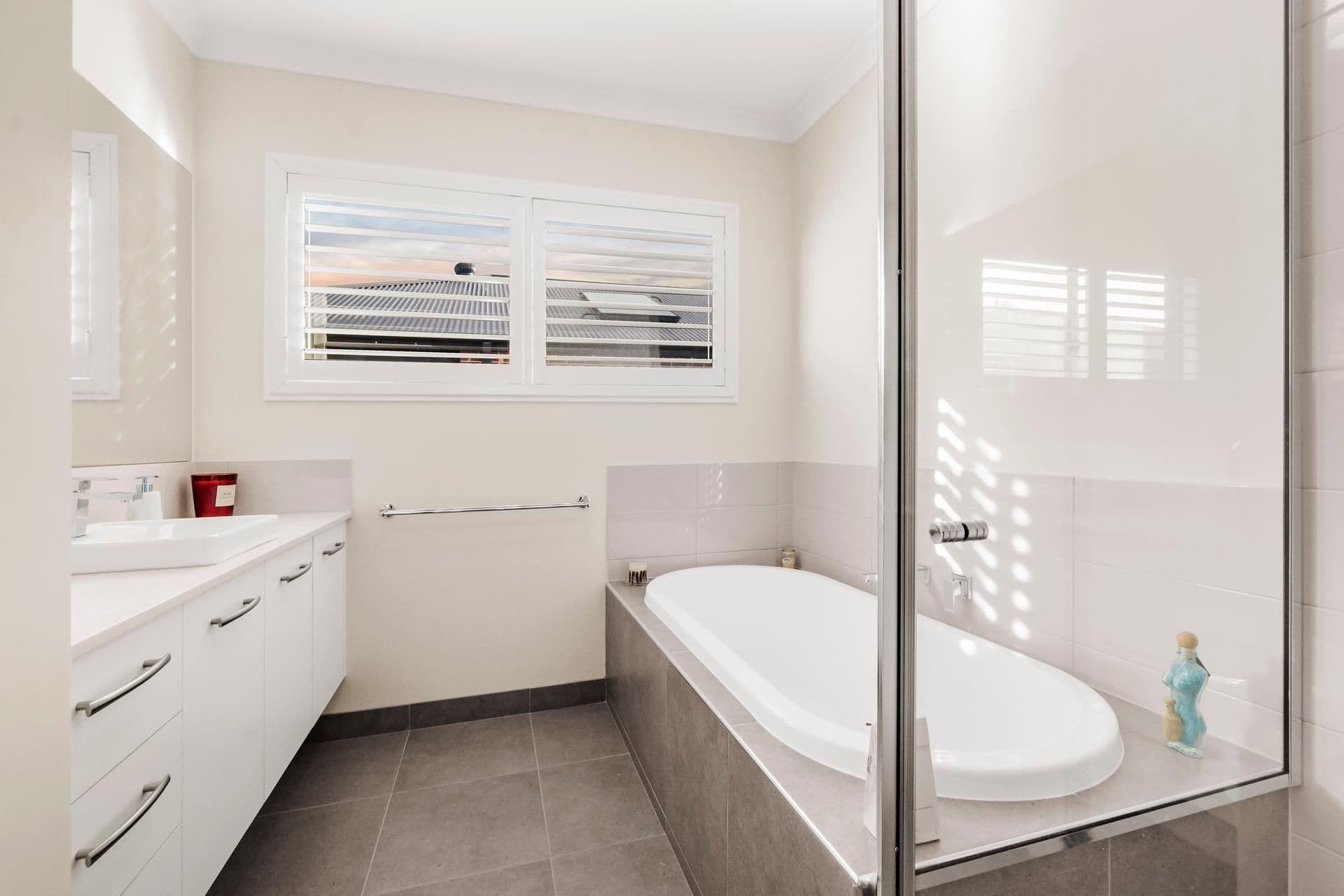 33 Emblem Way, Craigieburn VIC 3064, Craigieburn - Thumbnail 5