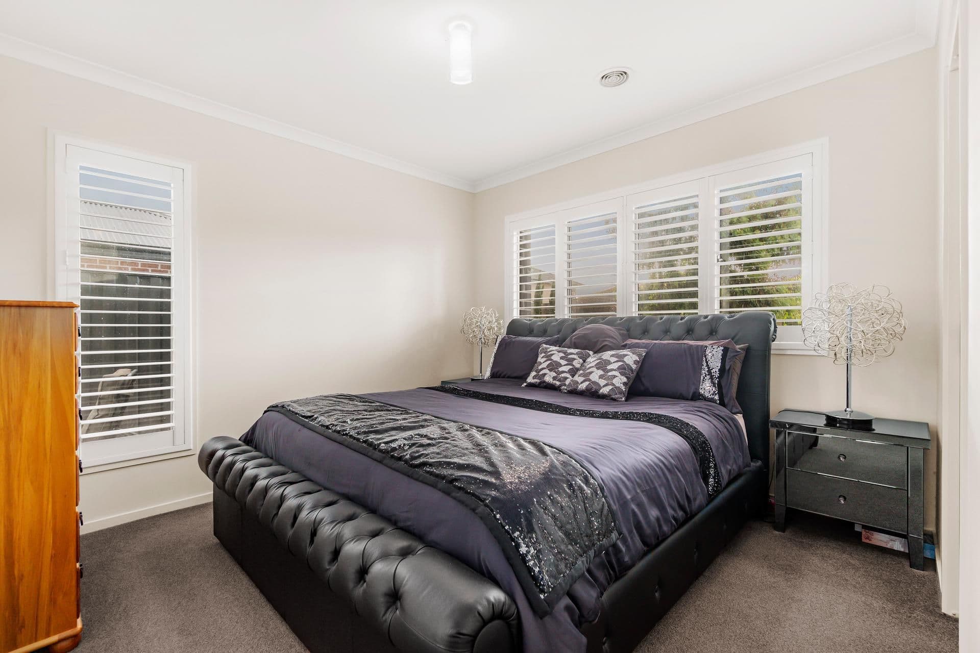 33 Emblem Way, Craigieburn VIC 3064, Craigieburn - Thumbnail 7