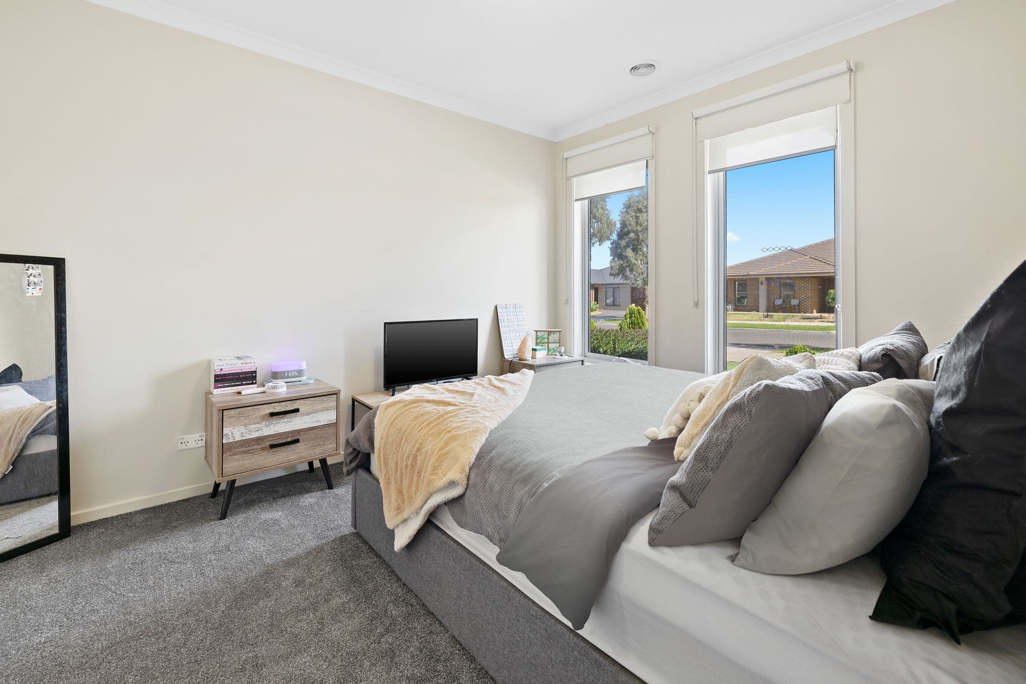 6 Taworri Crescent, Werribee VIC 3030, Werribee - Thumbnail 2