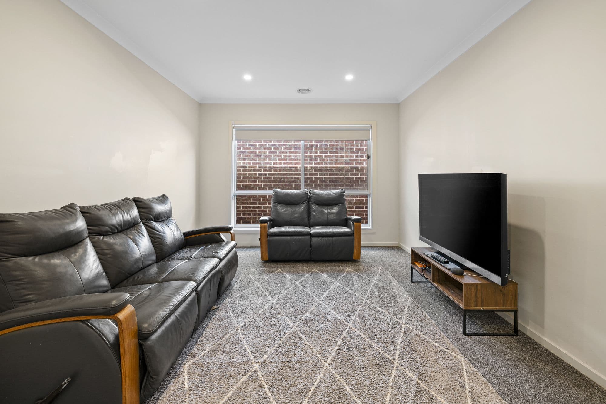 6 Taworri Crescent, Werribee VIC 3030, Werribee - Thumbnail 4