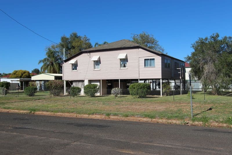 42 Parry Street, CHARLEVILLE QLD 4470, Charleville - Thumbnail 4