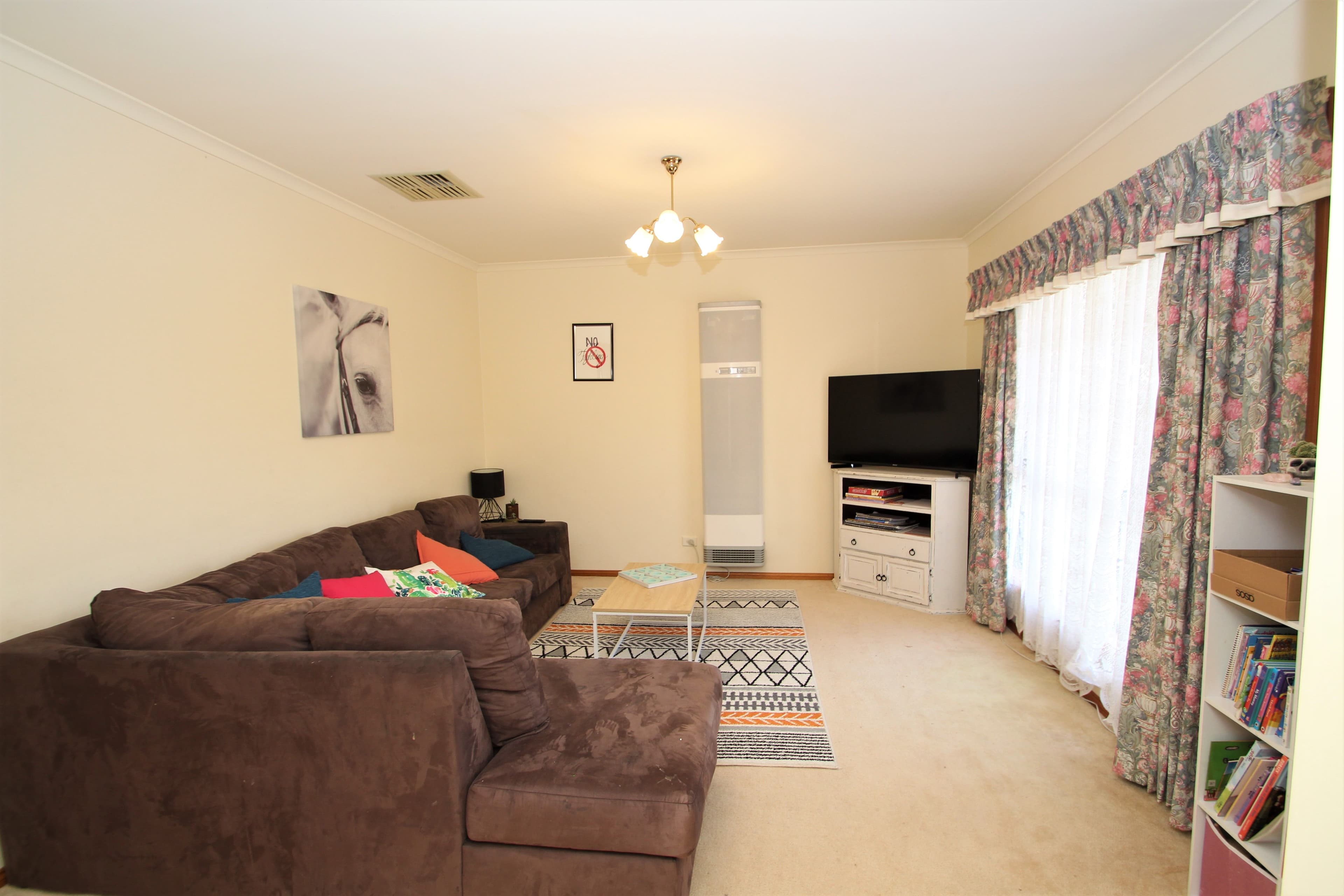 11 Sturt Street, Cobram VIC 3644, Cobram - Thumbnail 3