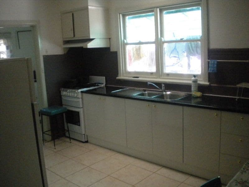 23 Euroa Avenue, SUNSHINE NORTH VIC 3020, Sunshine North - Thumbnail 2