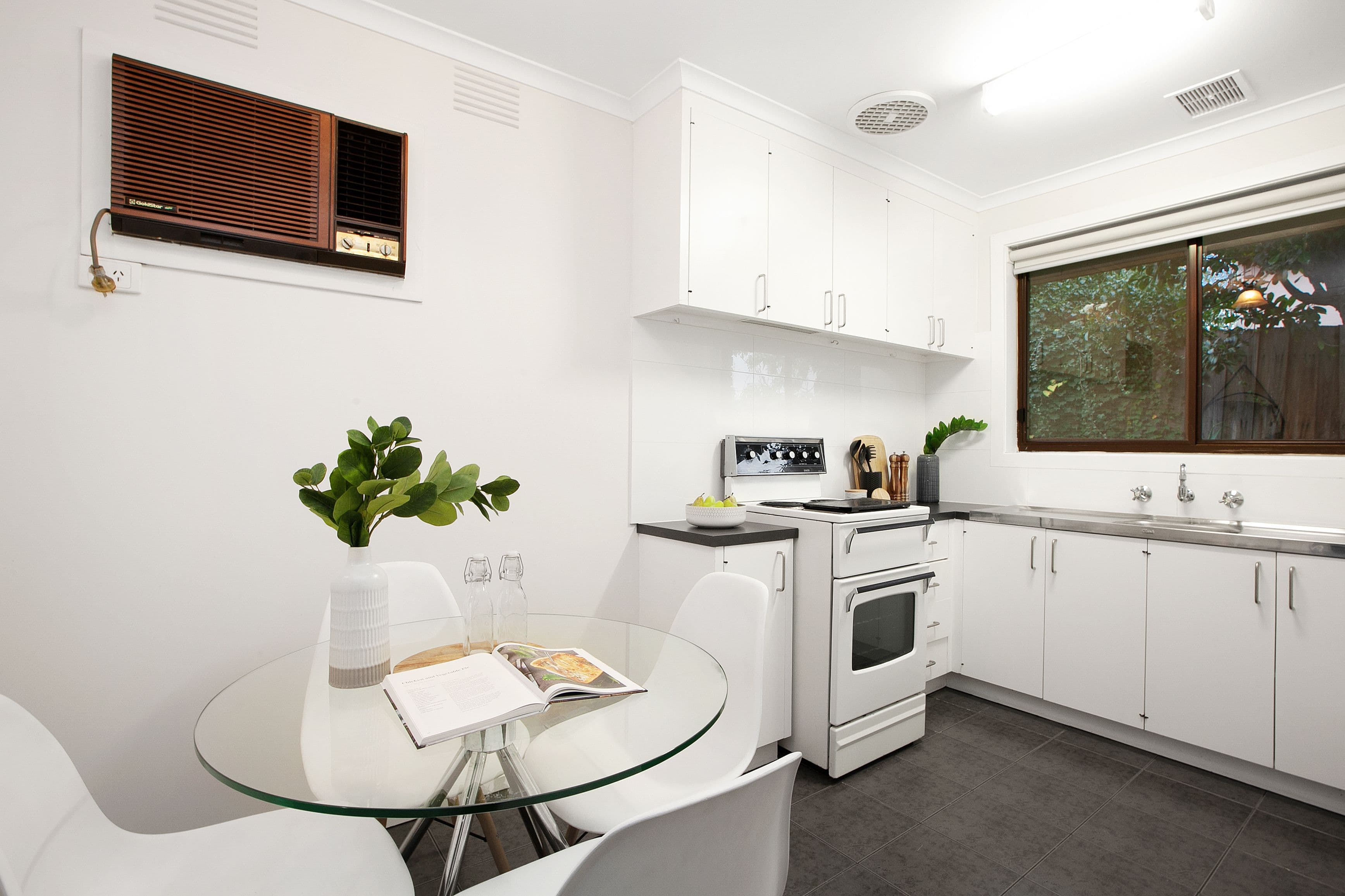 22 Miranda Road, Reservoir VIC 3073, Reservoir - Thumbnail 4