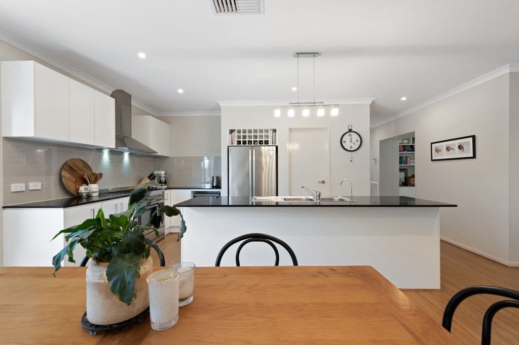 17 Collard Drive, Diamond Creek VIC 3089, Diamond Creek - Thumbnail 2