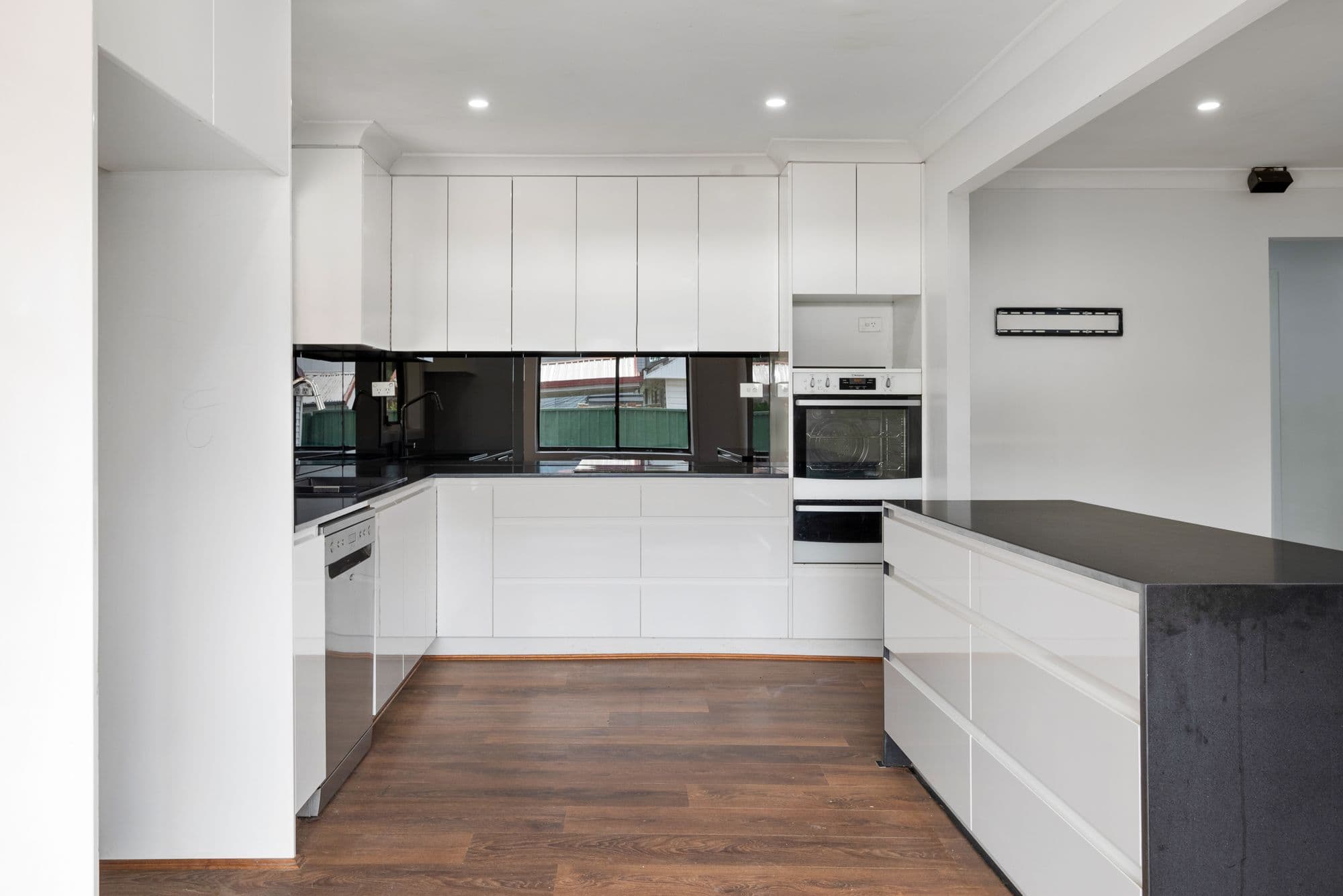 25 Waratah Avenue, Casula NSW 2170, Casula - Thumbnail 5
