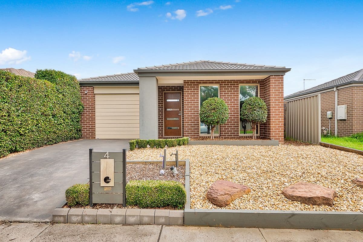 4 Wagner Close, Cranbourne East VIC 3977, Cranbourne East - Image 1