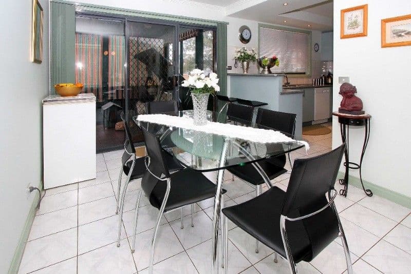 6 Bottlebrush Drive, MILL PARK VIC 3082, Mill Park - Thumbnail 4