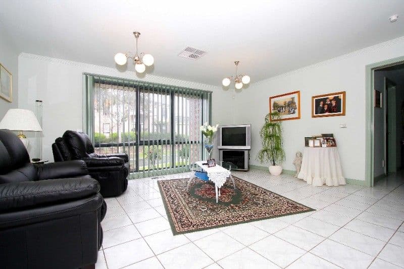 6 Bottlebrush Drive, MILL PARK VIC 3082, Mill Park - Thumbnail 5