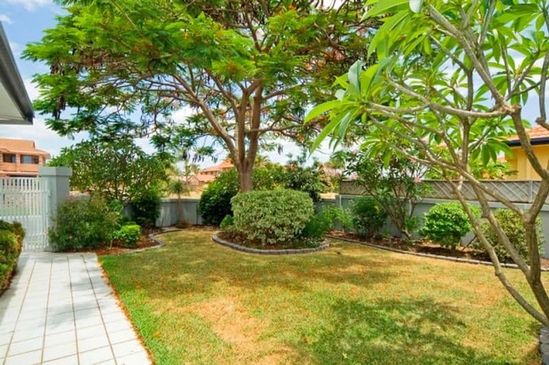 74 Dunlin Drive, BURLEIGH WATERS QLD 4220, Burleigh Waters - Thumbnail 3