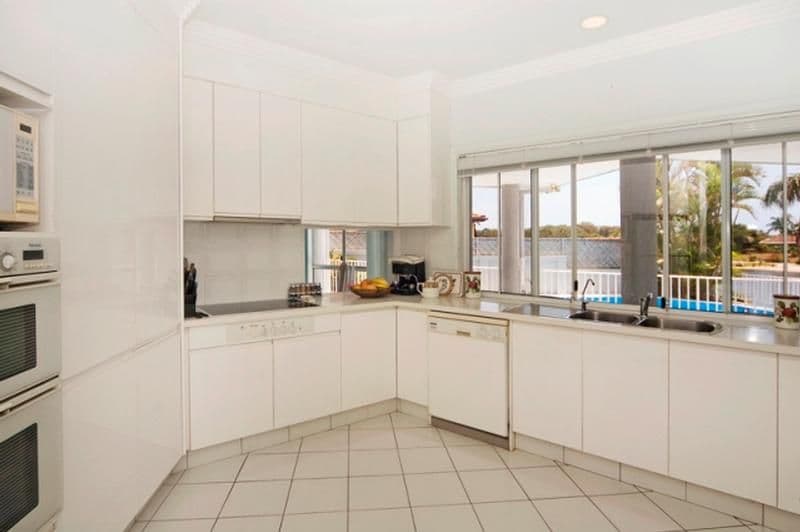 74 Dunlin Drive, BURLEIGH WATERS QLD 4220, Burleigh Waters - Thumbnail 6