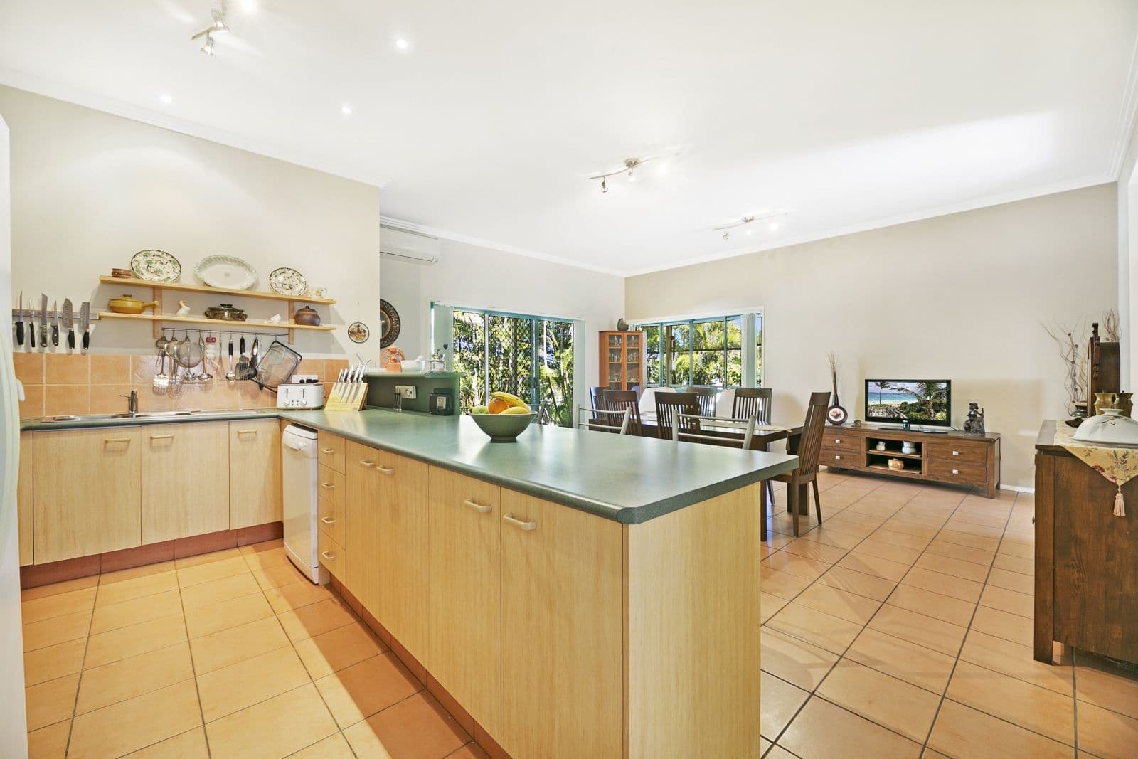 62 Ingles Circuit, Arundel QLD 4214, Arundel - Thumbnail 4