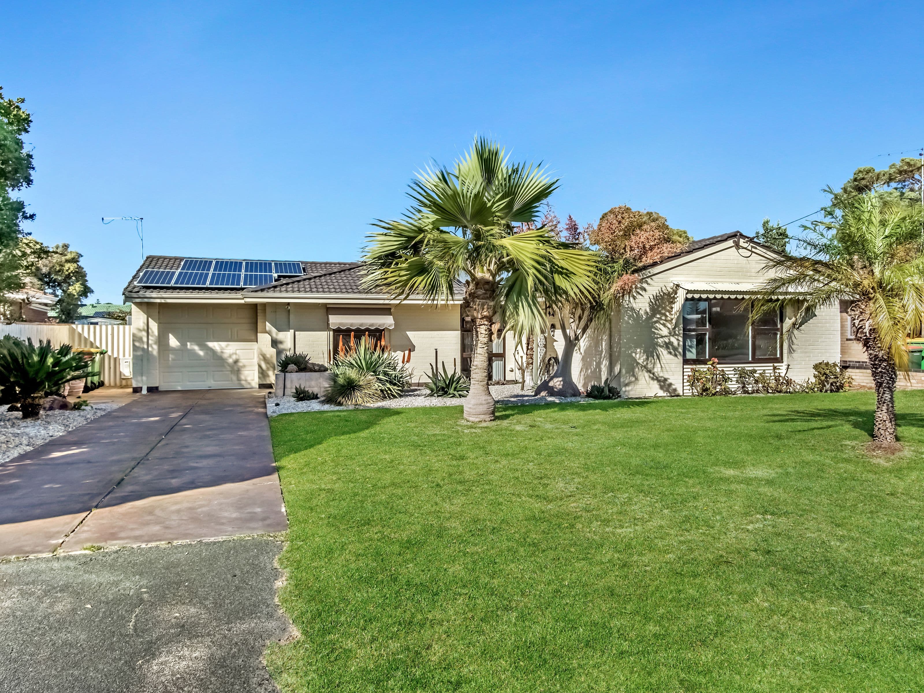 27 Bermuda Road, Safety Bay WA 6169, Safety Bay - Image 1