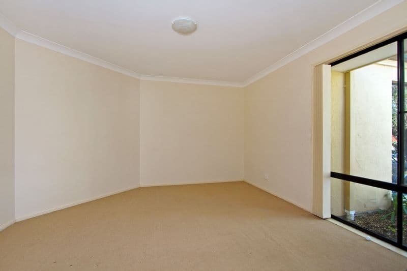 4 Bensley Place, RIVERHILLS QLD 4074, Riverhills - Thumbnail 2
