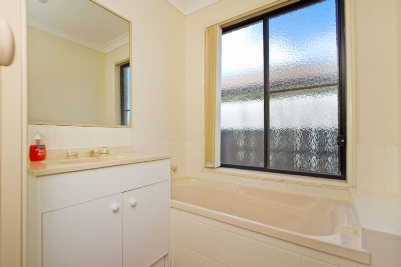 4 Bensley Place, RIVERHILLS QLD 4074, Riverhills - Thumbnail 8