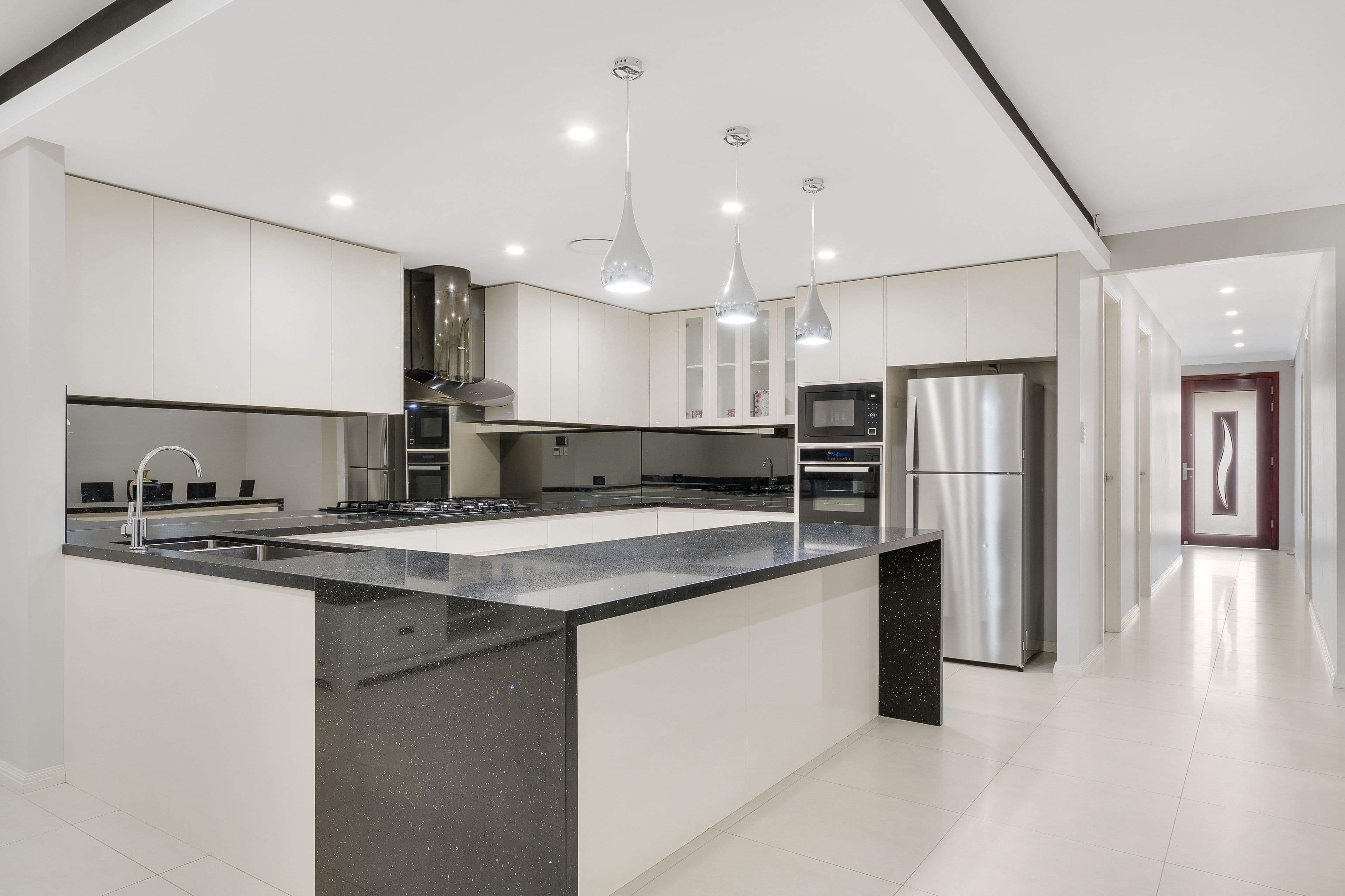 27 Law Crescent, Oran Park - Thumbnail 2