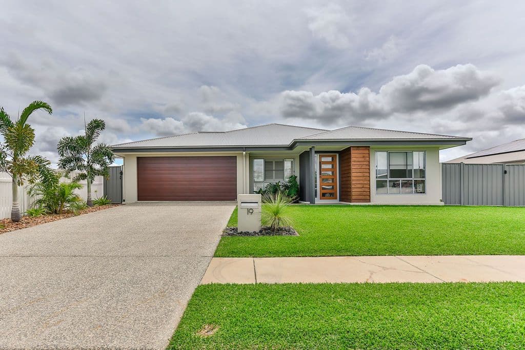 19 Flemington Road, Emerald QLD 4720, Emerald - Image 1