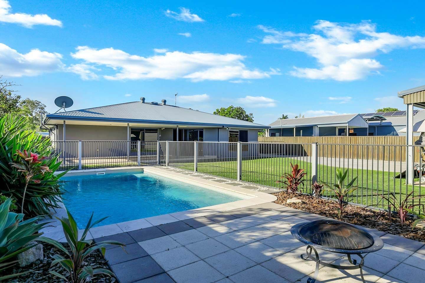 3 Beach Drive, Burrum Heads QLD 4659, Burrum Heads - Image 1