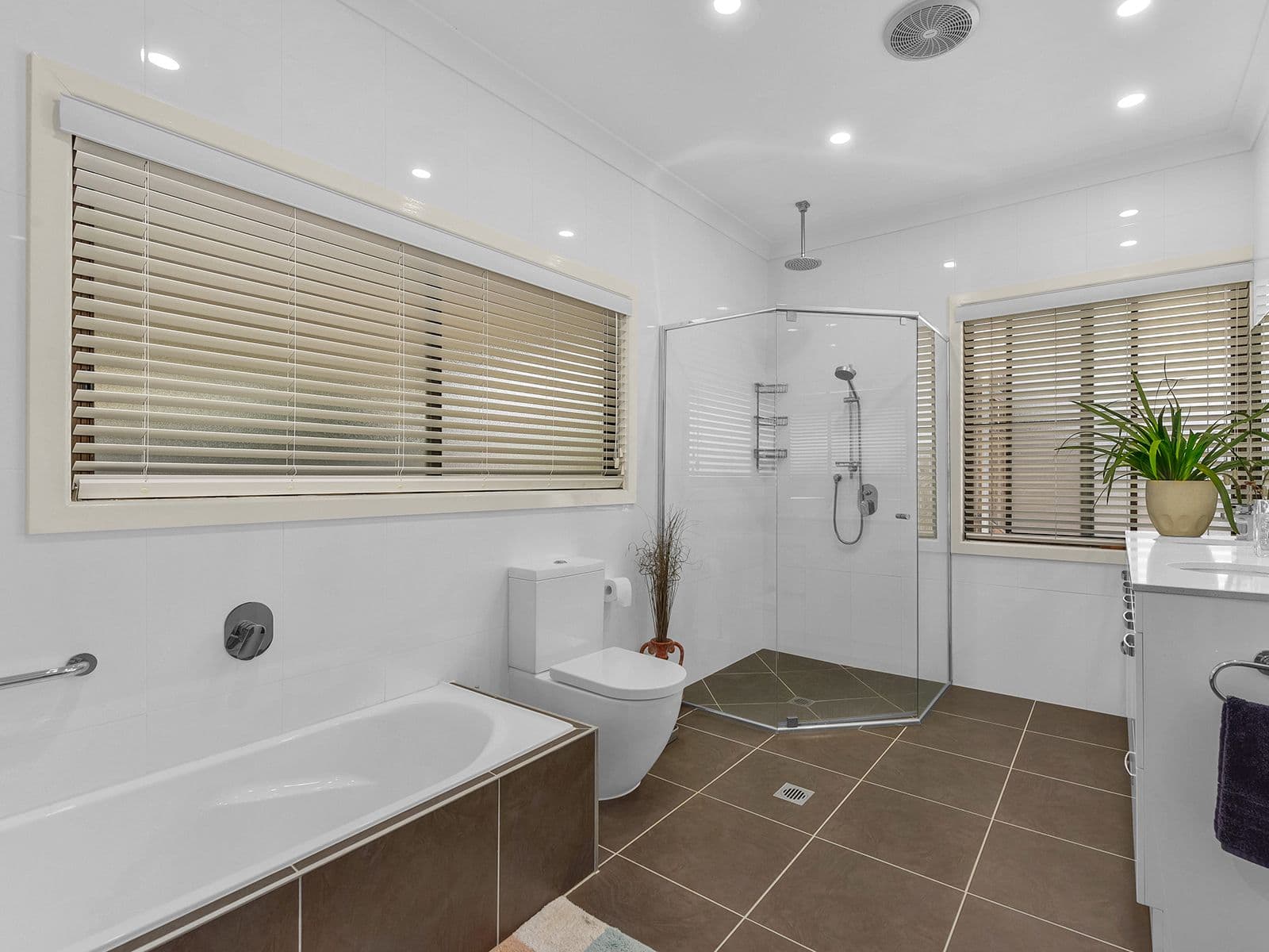 234 Rode Road, Wavell Heights QLD 4012, Wavell Heights - Thumbnail 7
