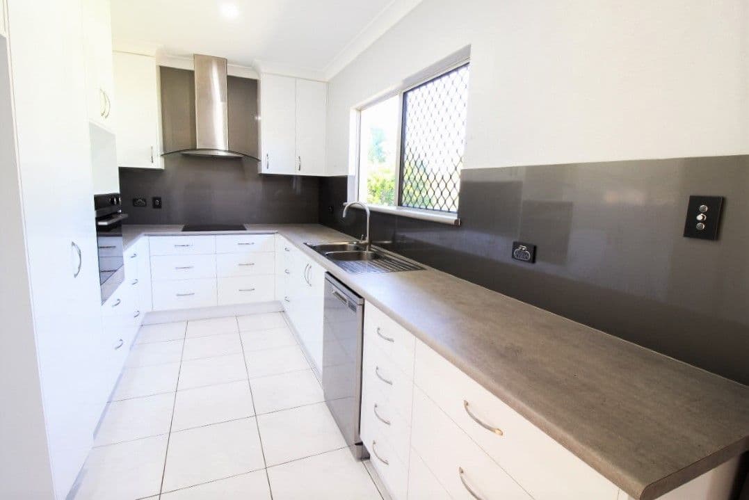 8 Macpherson Street, Richmond Hill QLD 4820, Richmond Hill - Thumbnail 2