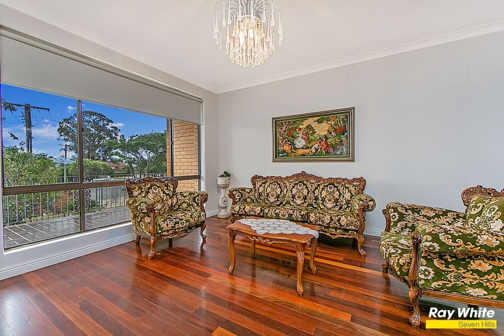 13 Paroo Place, Seven Hills - Image 1
